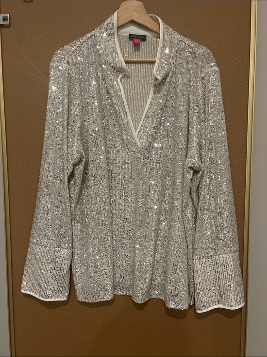 Vince Camuto Tops - Vince Camuto Silver Sequin Keyhole Long-Sleeve Top